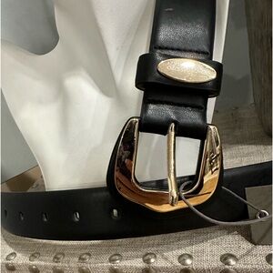 VINCE CAMUTO belt